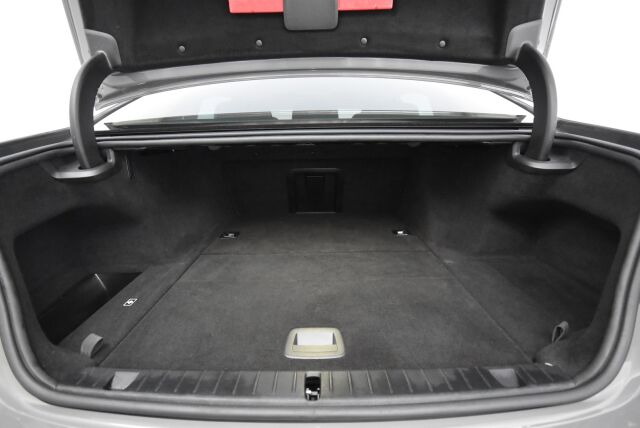 BMW 745 2019 G12 Sedan 745Le A xDrive H&K / HUD / Laser / Ilma-alusta / ACC / 4-pyöräohj. / Soft Close / Kattoluukku / 360 /  Comfort-istuimet- Muisti, Hieronta, Ilmastointi