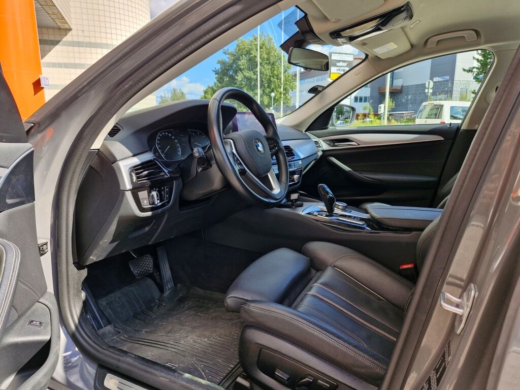 BMW 520 2020 G30 Sedan 520d A xDrive MHEV / LED-Valot / Vetokoukku / Nahat