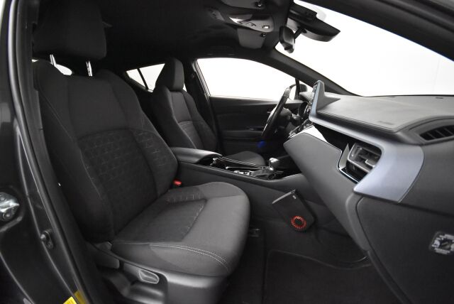 Toyota C-HR 2020 2,0 Hybrid Intense Edition / Vetokoukku / Adaptiivinen vakkari / Suomiauto / LED-ajovalot
