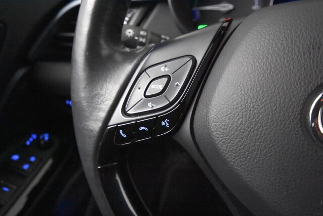 Toyota C-HR 2020 2,0 Hybrid Intense Edition / Vetokoukku / Adaptiivinen vakkari / Suomiauto / LED-ajovalot