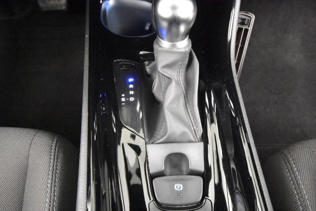 Toyota C-HR 2020 2,0 Hybrid Intense Edition / Vetokoukku / Adaptiivinen vakkari / Suomiauto / LED-ajovalot