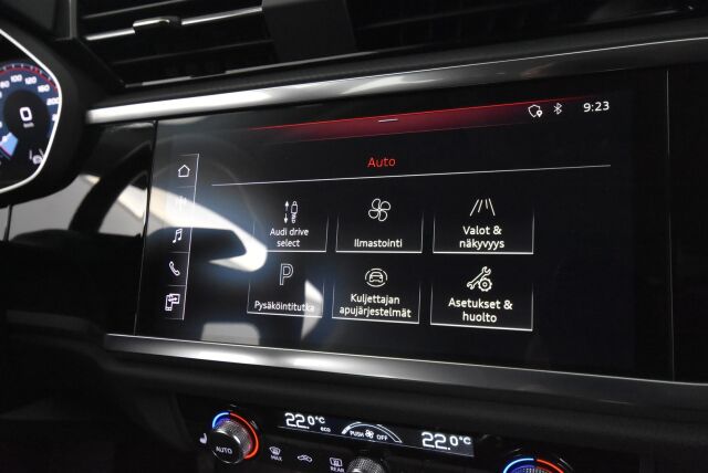Audi Q3 2021 Sportback Business 35 TFSI 110kW MHEV S tronic / Webasto/ Koukku