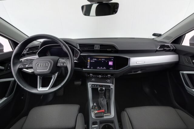 Audi Q3 2021 Sportback Business 35 TFSI 110kW MHEV S tronic / Webasto/ Koukku