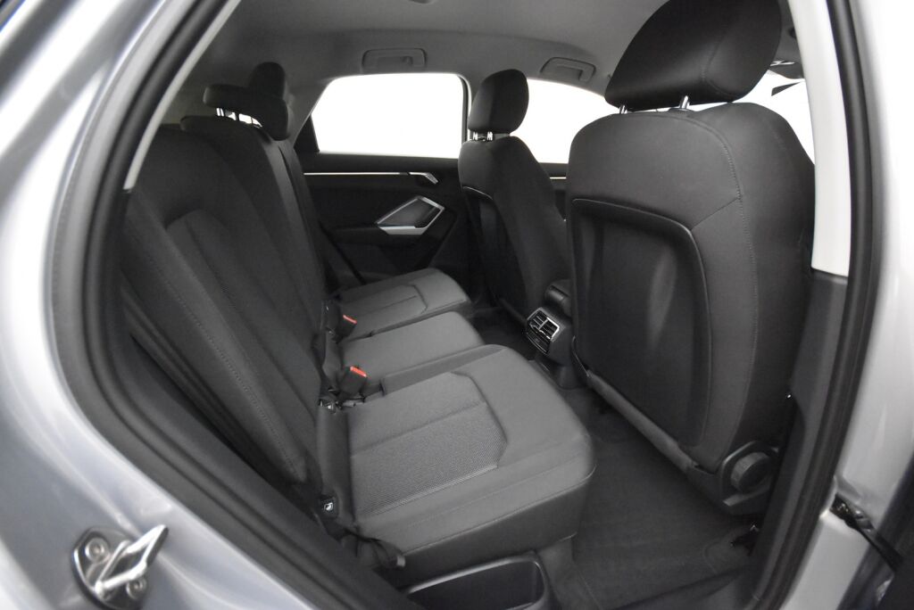 Audi Q3 2021 Sportback Business 35 TFSI 110kW MHEV S tronic / Webasto/ Koukku