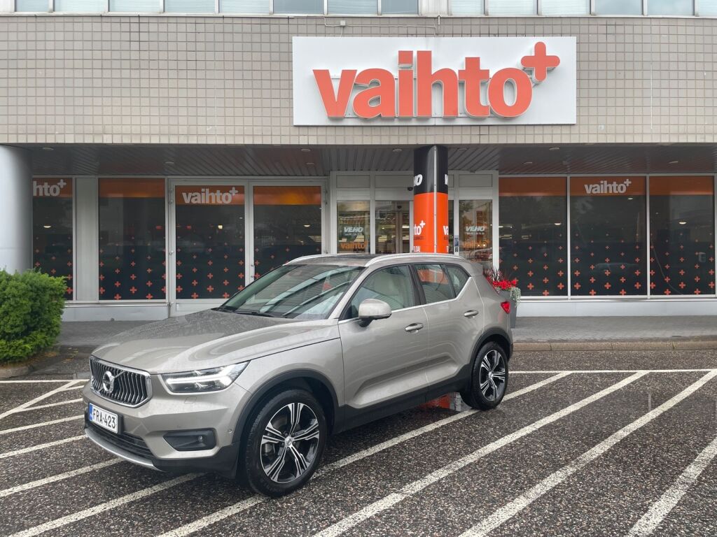 Volvo XC40 2021 B4 MHEV Inscription aut / Harman Kardon/ Panoraama/ Tehdaskoukku/ Sähköpenkki muistilla / 1-om