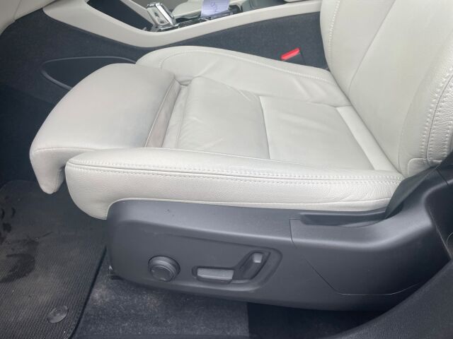 Volvo XC40 2021 B4 MHEV Inscription aut / Harman Kardon/ Panoraama/ Tehdaskoukku/ Sähköpenkki muistilla / 1-om