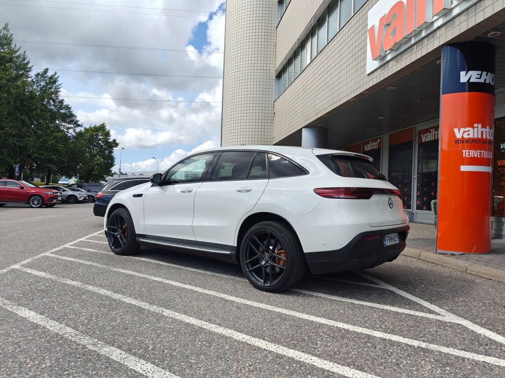 Mercedes-Benz EQC 2021 400 4Matic Edition AMG / Burmester Sound System / 360 Kamerat / Multibeam Led
