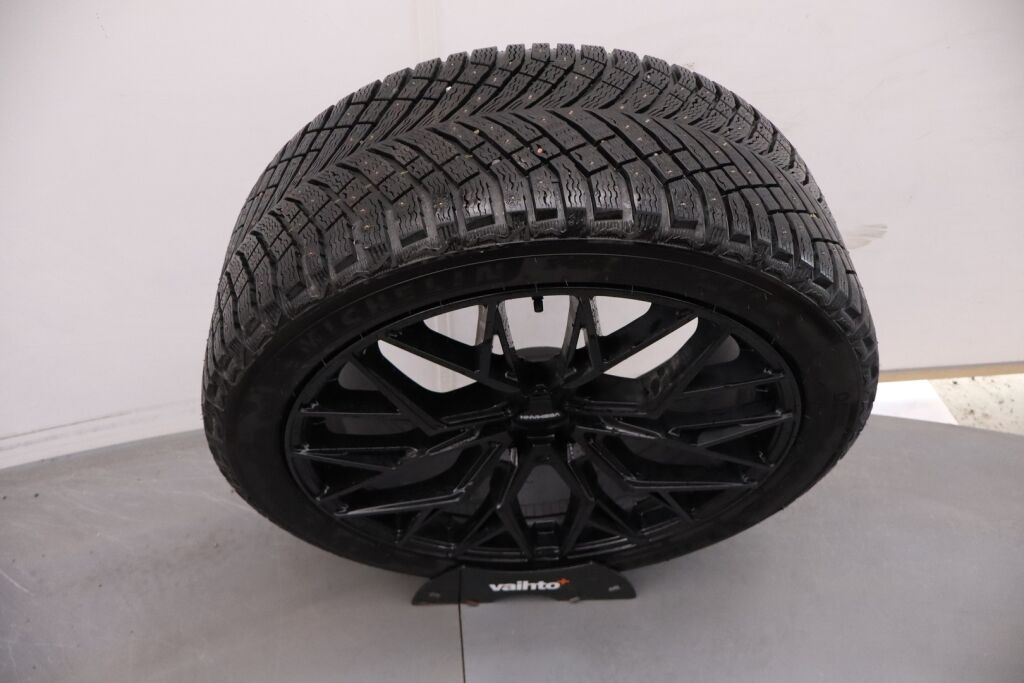 BMW iX 2022 xDrive40 / Driving Assistant Professional / Sähkökoukku / Sky Lounge / HUD / Sport paketti / Laserlight / 360° / H&K