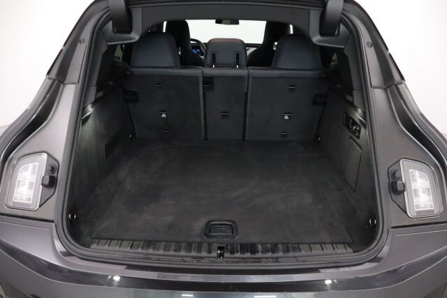 BMW iX 2022 xDrive40 / Driving Assistant Professional / Sähkökoukku / Sky Lounge / HUD / Sport paketti / Laserlight / 360° / H&K