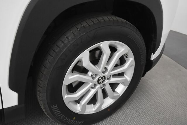 Toyota Corolla Cross 2024 2.0 Hybrid Active / Kamera / Navi / Suomi-auto / ALV / Adapt vak / Kaistavahti / Ratinlämmitin