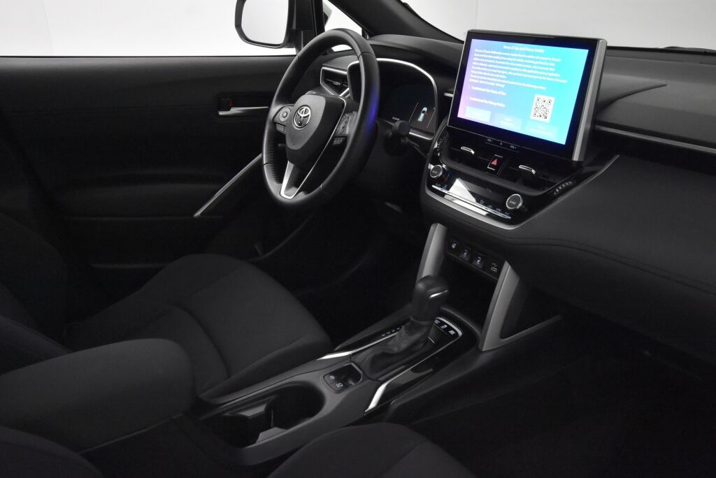 Toyota Corolla Cross 2024 2.0 Hybrid Active / Kamera / Navi / Suomi-auto / ALV / Adapt vak / Kaistavahti / Ratinlämmitin