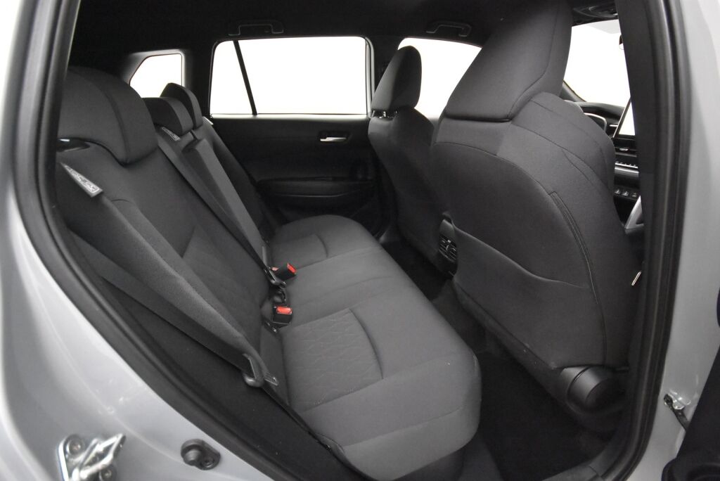 Toyota Corolla Cross 2023 2.0 Hybrid Active / Tehdastakuu / Suomiauto / 1-Omistaja / ALV / Adapt.vakkari / P-kamera