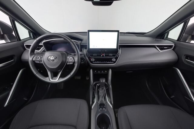 Toyota Corolla Cross 2023 2.0 Hybrid Active / Tehdastakuu / Suomiauto / 1-Omistaja / ALV / Adapt.vakkari / P-kamera