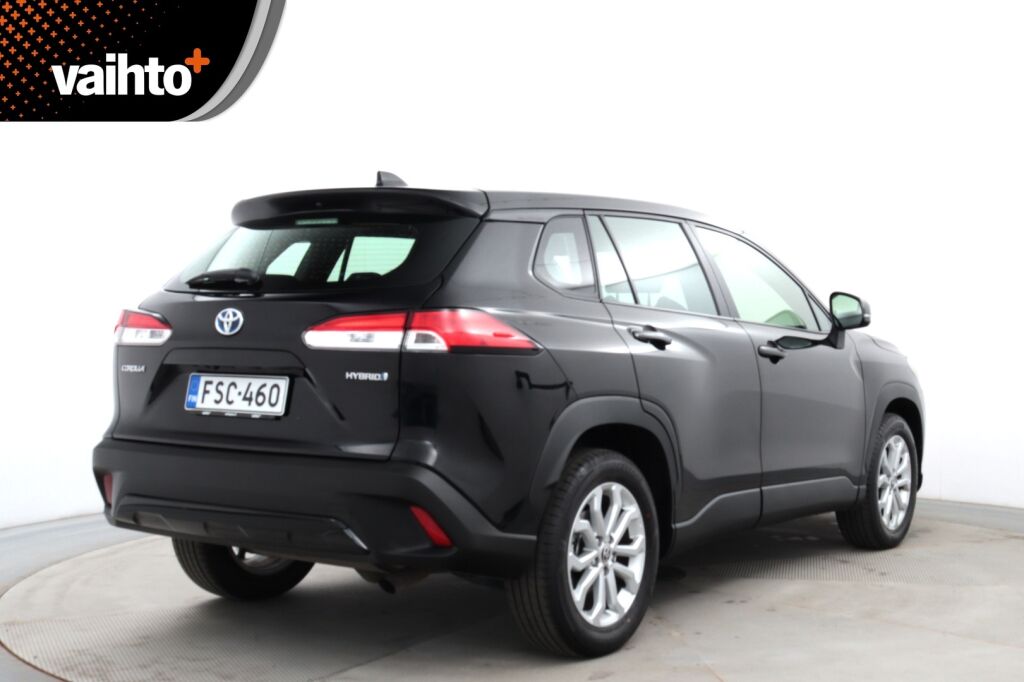 Toyota Corolla Cross 2023 2.0 Hybrid Active / Tehdastakuu / 1-Om. Suomiauto / ALV / Adapt. vakkari / P-Kamera / Navi / Ratinlämmitin