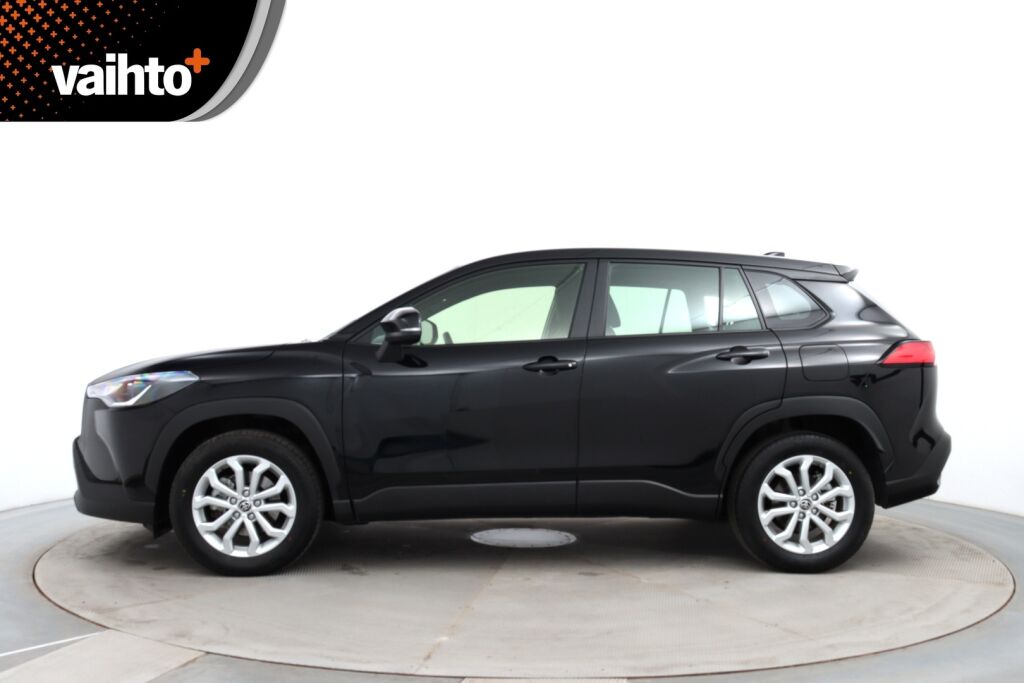 Toyota Corolla Cross 2023 2.0 Hybrid Active / Tehdastakuu / 1-Om. Suomiauto / ALV / Adapt. vakkari / P-Kamera / Navi / Ratinlämmitin