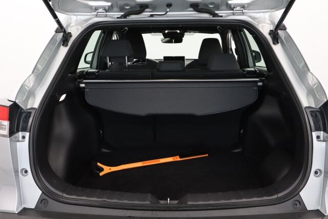 Toyota Corolla Cross 2023 2.0 Hybrid Active / Tehdastakuu / 1-Om. Suomiauto / ALV / Adapt. vakkari / P-Kamera / Navi / Ratinlämmitin / LEDit