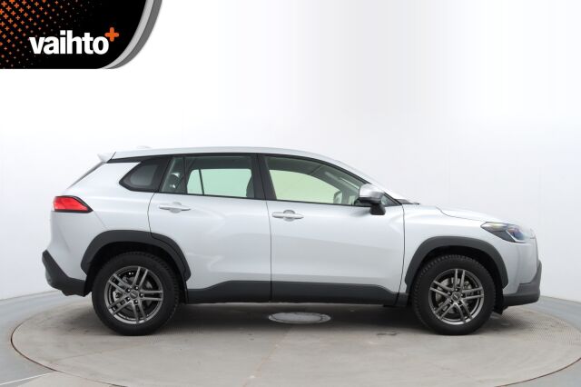 Toyota Corolla Cross 2023 2.0 Hybrid Active / Tehdastakuu / 1-Om. Suomiauto / ALV / Adapt. vakkari / P-Kamera / Navi / Ratinlämmitin / LEDit