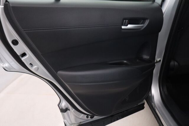 Toyota Corolla Cross 2023 2.0 Hybrid Active / Tehdastakuu / 1-Om. Suomiauto / ALV / Adapt. vakkari / P-Kamera / Navi / Ratinlämmitin / LEDit