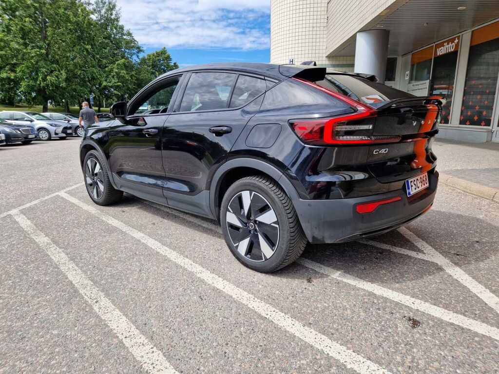 Volvo C40 2024 Recharge Twin Ultimate / Harman Kardon / 360 kamera / ILP / 1 omistaja / Panoraama / Pixel LED