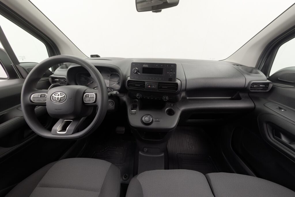 Toyota Proace CITY 2023 Active L2 1,5D 130 Automaatti 5ov 2510 / ALV / Tehdastakuu / Suomiauto / Webasto / Vakkari / Lämpölasi / Metalliväri