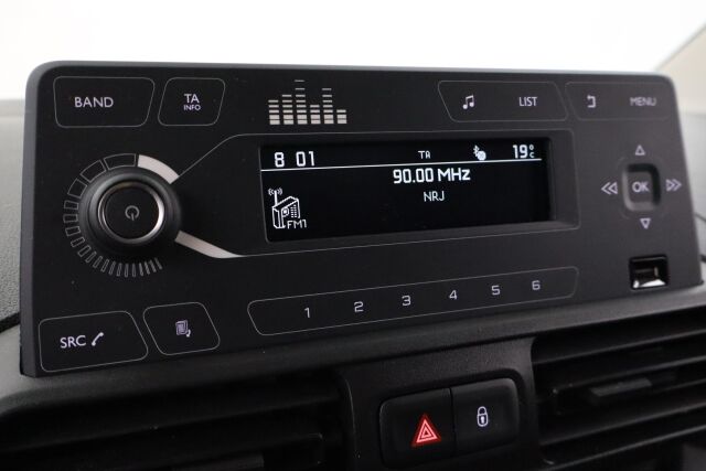 Toyota Proace CITY 2023 Active L2 1,5D 130 Automaatti 5ov 2510 / ALV / Tehdastakuu / Suomiauto / Webasto / Vakkari / Lämpölasi / Metalliväri