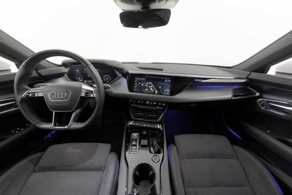 Audi e-tron GT 2023 60 quattro / Suomiauto / Adapt.Vakkari / Matrix / Keyless Go / 360° / Muistipenkit / - RAHOITUS TÄHÄN AUTOON VAIN 3.99% - 
