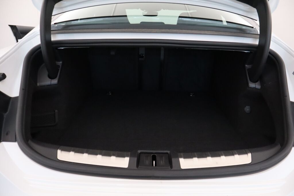Audi e-tron GT 2023 60 quattro / Suomiauto / Adapt.Vakkari / Matrix / Keyless Go / 360° / Muistipenkit / - RAHOITUS TÄHÄN AUTOON VAIN 3.99% - 