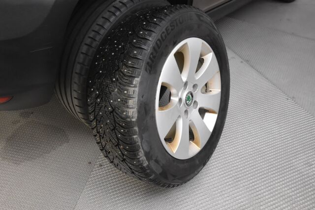 Skoda Yeti 2010 1,2 TSI Adventure / Ilmastointi / Moottorilämmitin /