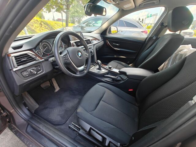 BMW 320 2013 TwinPower Turbo A Limited xDrive Edition F30 Sedan / 1-Omisteinen / Comfort access / Xenon valot