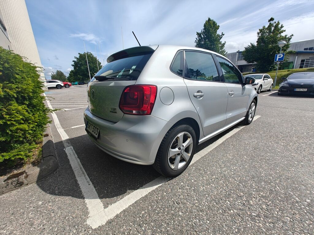 Volkswagen Polo 2013 Comfortline 1,2 TSI 66 kW (90 hv) BlueMotion Technology 4-ovinen / Ilmastointi / Vakionopeudensäädin / Lohkolämmitin