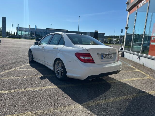 Mercedes-Benz C 2014 220 CDI BE 4Matic / AMG Line / Navi / Xenon / Bluetooth / Koukku / Neliveto