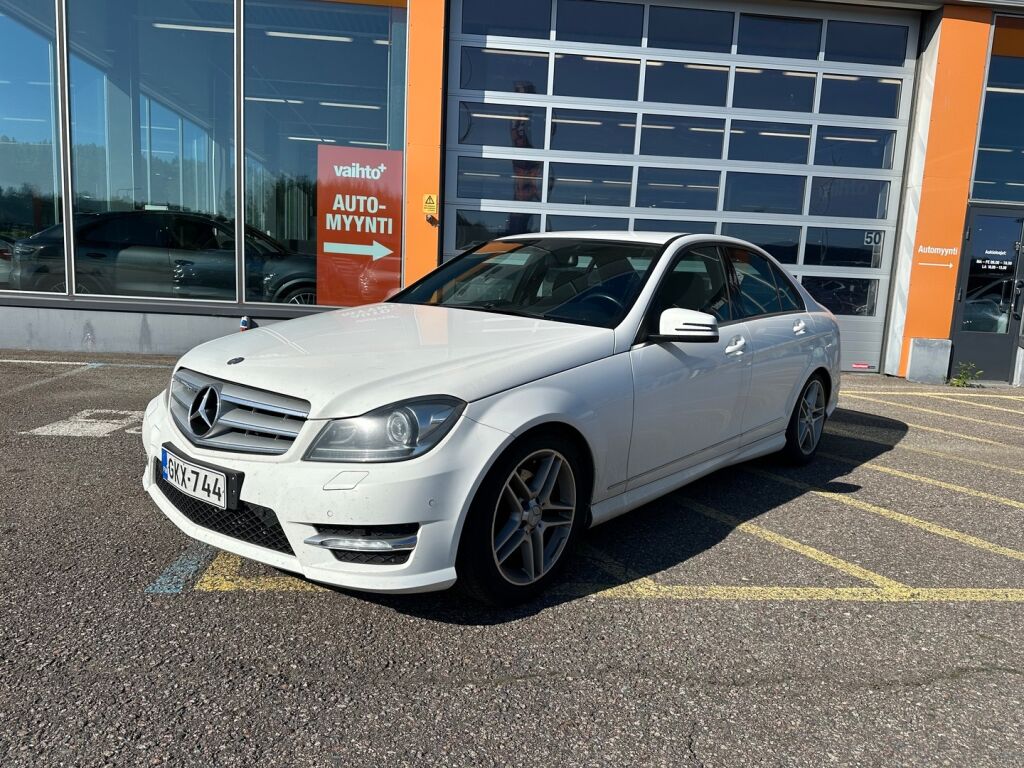 Mercedes-Benz C 2014 220 CDI BE 4Matic / AMG Line / Navi / Xenon / Bluetooth / Koukku / Neliveto