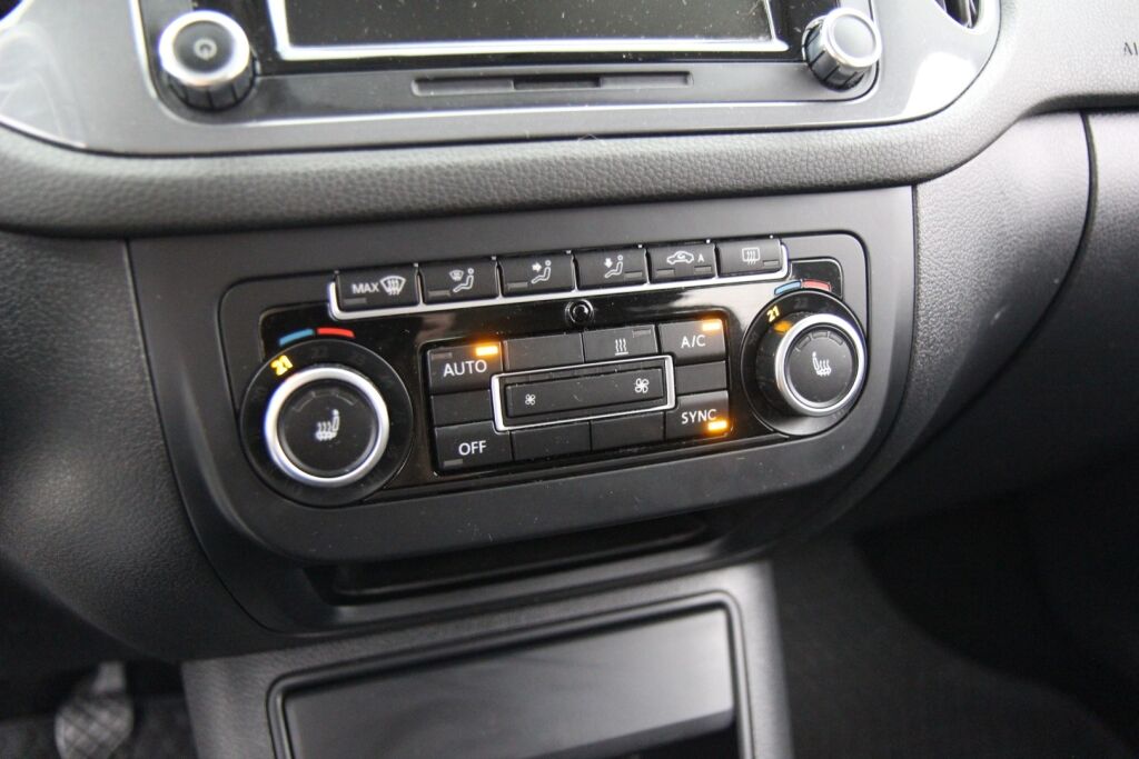 Volkswagen Tiguan 2014 Trend Limited 1,4 TSI 90 kW (122 hv) BMT / 2-om. Suomiauto / Exclusive-paketti / Webasto / Vetokoukku