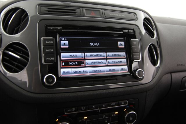 Volkswagen Tiguan 2014 Trend Limited 1,4 TSI 90 kW (122 hv) BMT / 2-om. Suomiauto / Exclusive-paketti / Webasto / Vetokoukku