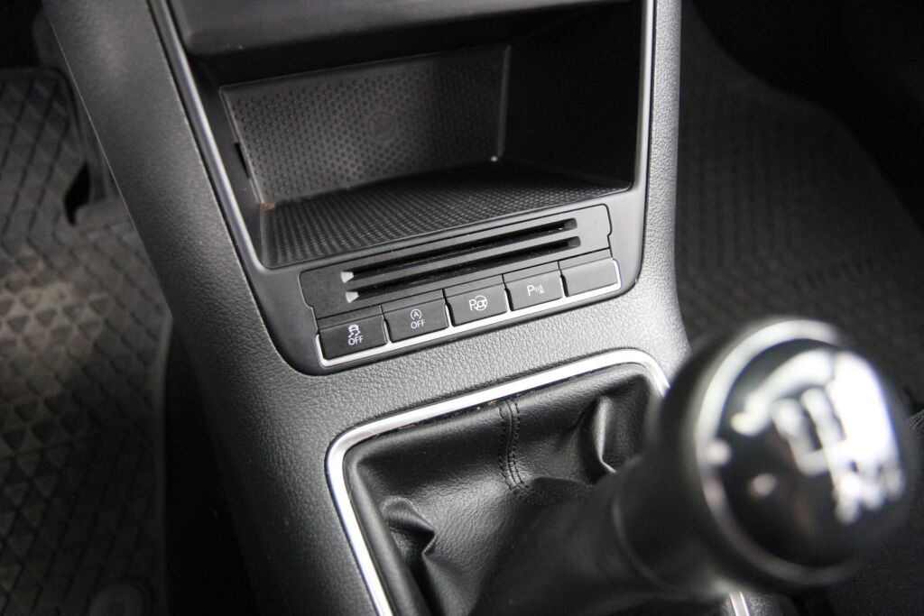 Volkswagen Tiguan 2014 Trend Limited 1,4 TSI 90 kW (122 hv) BMT / 2-om. Suomiauto / Exclusive-paketti / Webasto / Vetokoukku