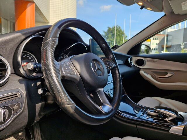 Mercedes-Benz C 2014 180 A Premium Business / Suomi-auto / Iso navi / Sporttipenkit / Uudet kesärenkaat / ILS valot /