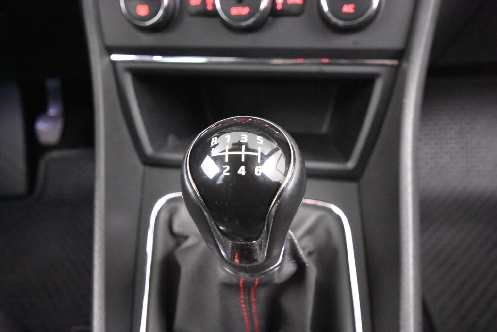 Seat Leon 2015 1,4 TSI 140 FR / Suomiauto / Tutkat / Juuri katsastettu!