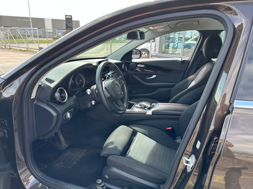 Mercedes-Benz C 2016 200 A Premium Business / LED ajovalot / Koukku / P. kamera / Suomiauto