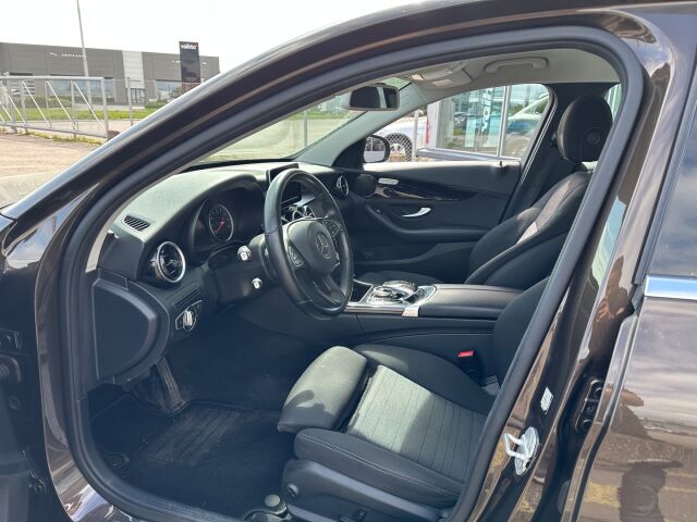 Mercedes-Benz C 2016 200 A Premium Business / LED ajovalot / Koukku / P. kamera / Suomiauto