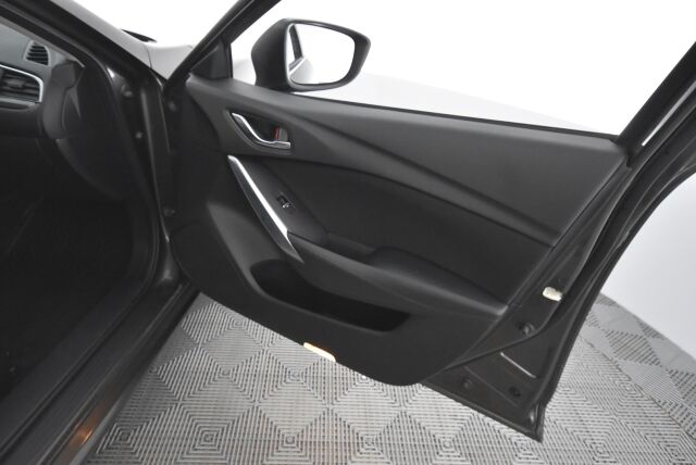 Mazda 6 2016 Sedan 2,0 (165) SKYACTIV-G Business Edition 6AT / Lohkolämmitin+sisäpistoke / Tutkat / Navigointi