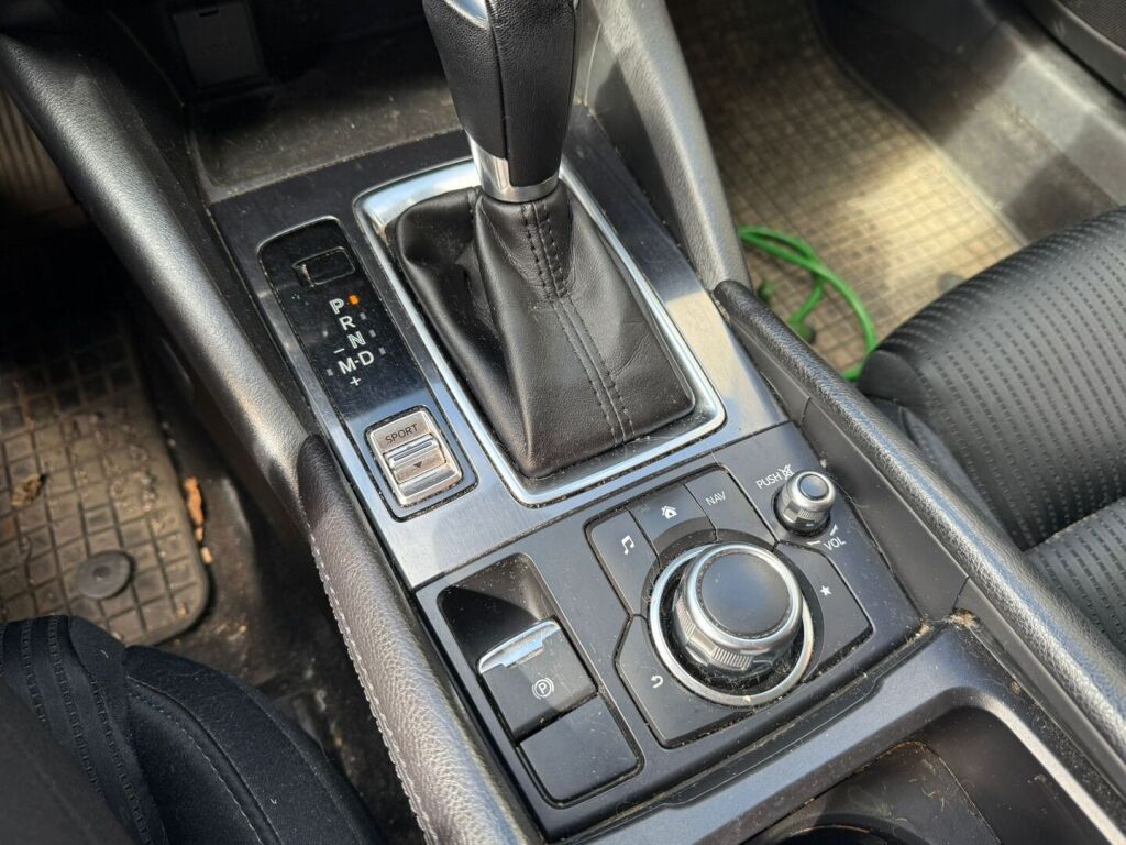 Mazda Mazda6 2016 Sedan 2,0 (165) SKYACTIV-G Business Edition 6AT / Lohkolämmitin+sisäpistoke / Tutkat / Navigointi