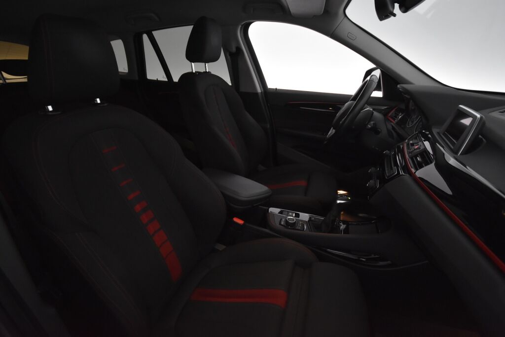BMW X1 2016 F48 xDrive18d A Business Sport / SportLine / Urheiluistuimet / Tutka / Vakionopeudensäädin