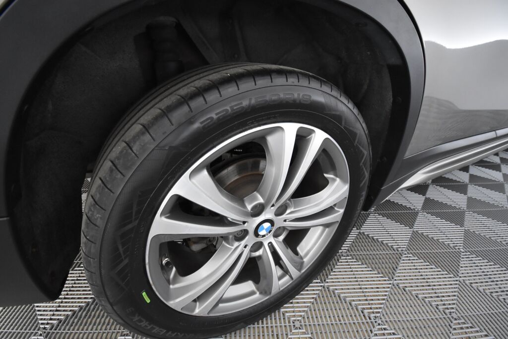 BMW X1 2016 F48 xDrive18d A Business Sport / SportLine / Urheiluistuimet / Tutka / Vakionopeudensäädin