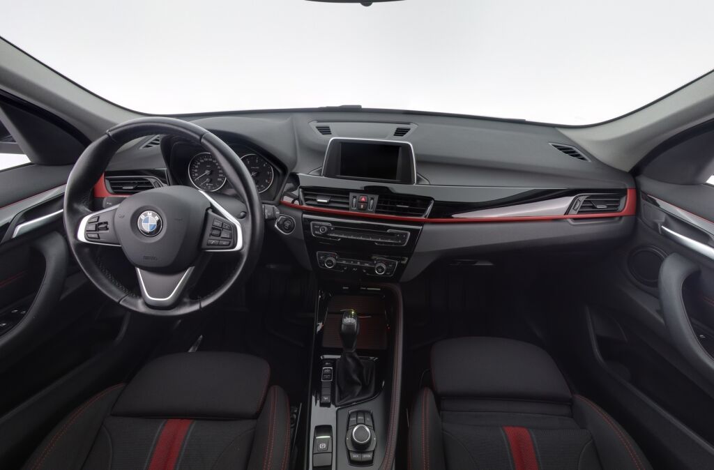 BMW X1 2016 F48 xDrive18d A Business Sport / SportLine / Urheiluistuimet / Tutka / Vakionopeudensäädin