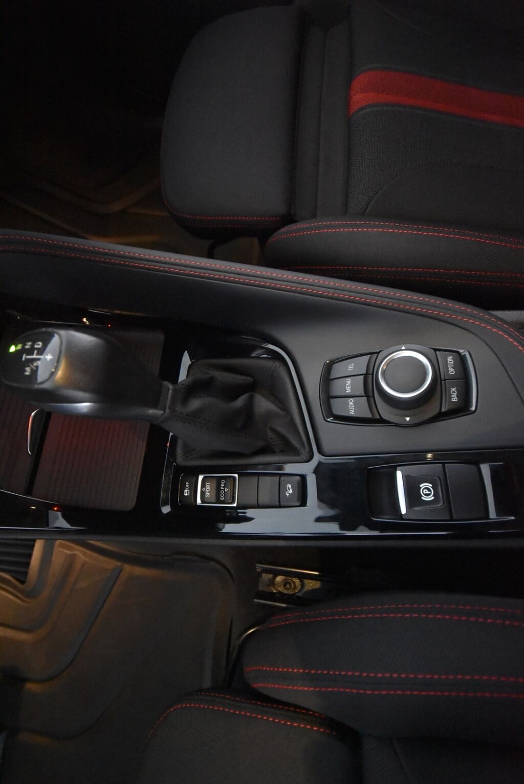 BMW X1 2016 F48 xDrive18d A Business Sport / SportLine / Urheiluistuimet / Tutka / Vakionopeudensäädin