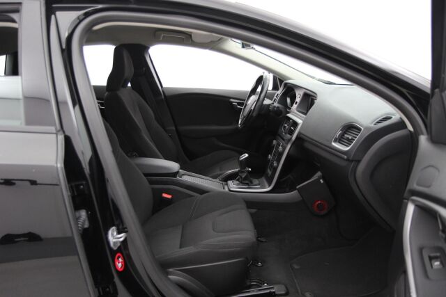 Volvo V40 2014 T2 Business / Vähän ajettu / Jakohihna vaihdettu / Xenon valot