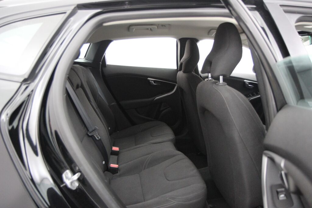 Volvo V40 2014 T2 Business / Vähän ajettu / Jakohihna vaihdettu / Xenon valot