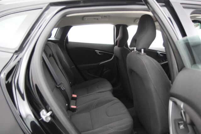 Volvo V40 2014 T2 Business / Vähän ajettu / Jakohihna vaihdettu / Xenon valot