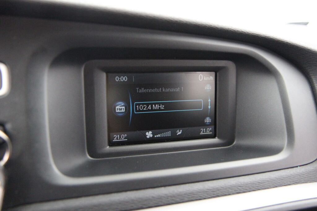 Volvo V40 2014 T2 Business / Vähän ajettu / Jakohihna vaihdettu / Xenon valot