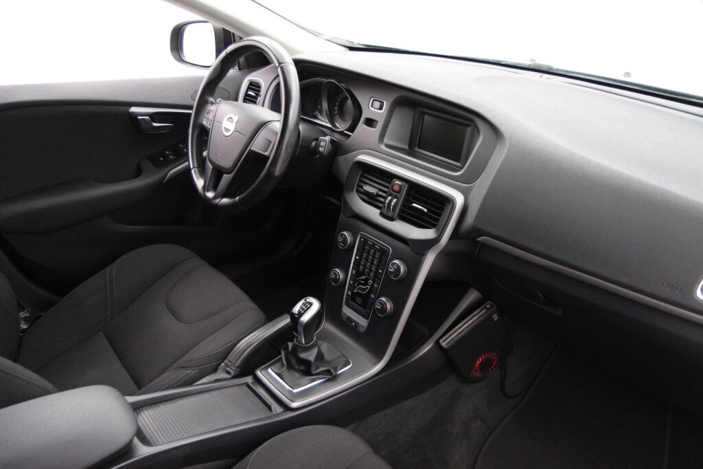 Volvo V40 2014 T2 Business / Vähän ajettu / Jakohihna vaihdettu / Xenon valot